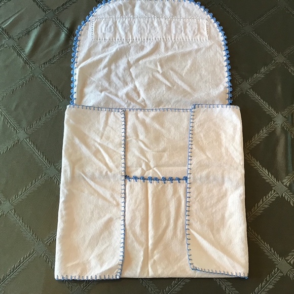 Vintage Embroidered Linen - Picture 2 of 3